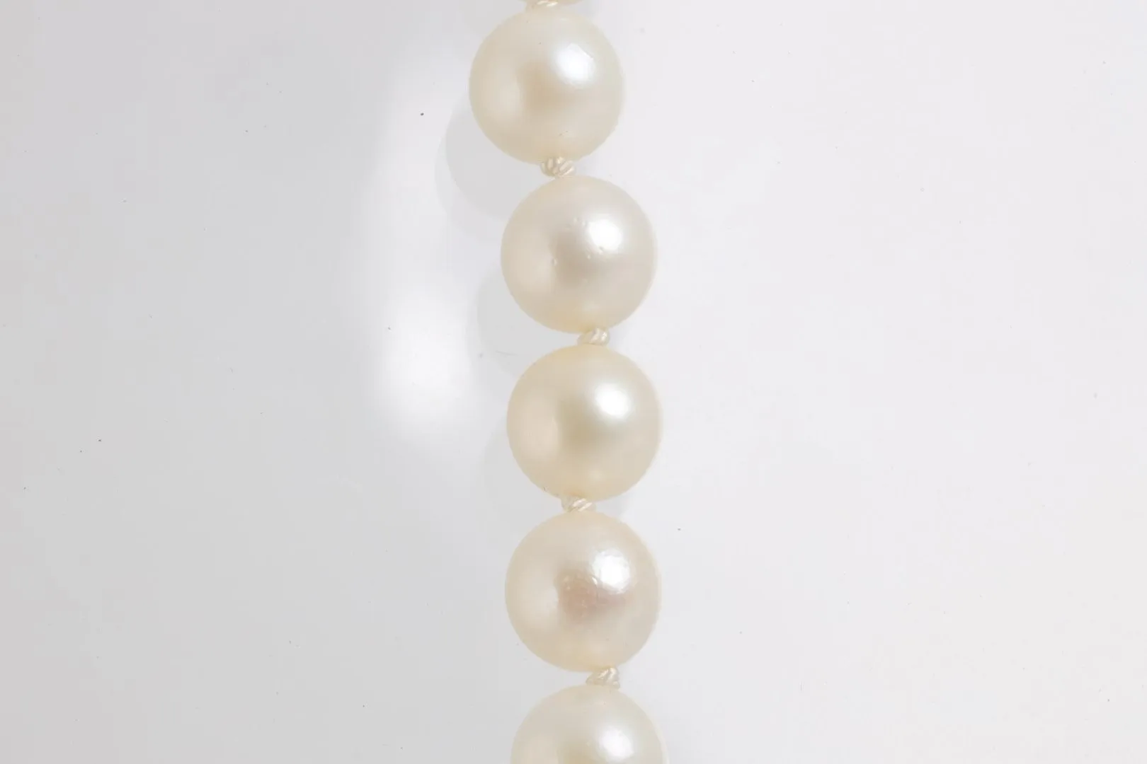 22" 14k Yellow Gold Pearl Necklace (32.41g.)