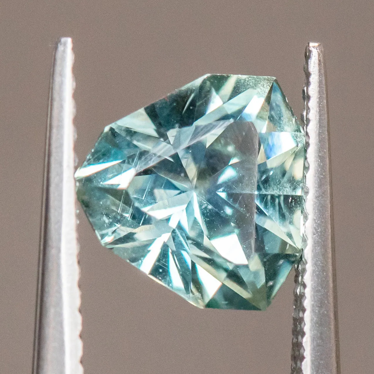 2.62CT GEO TRILLION MONTANA SAPPHIRE, GRAYISH BLUE, AGL CERTIFIED, 8.06X7.88MM,