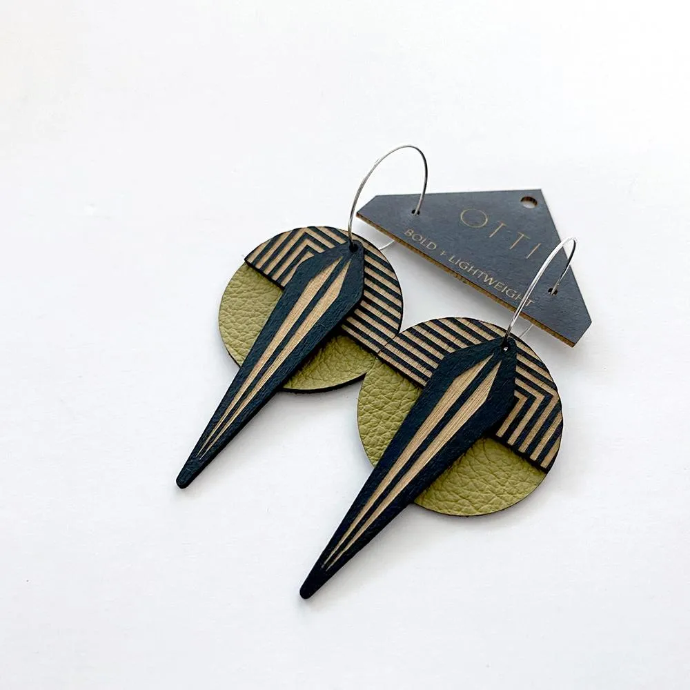 Architectural Lightweight Leather   Birch earring: Geo Naja