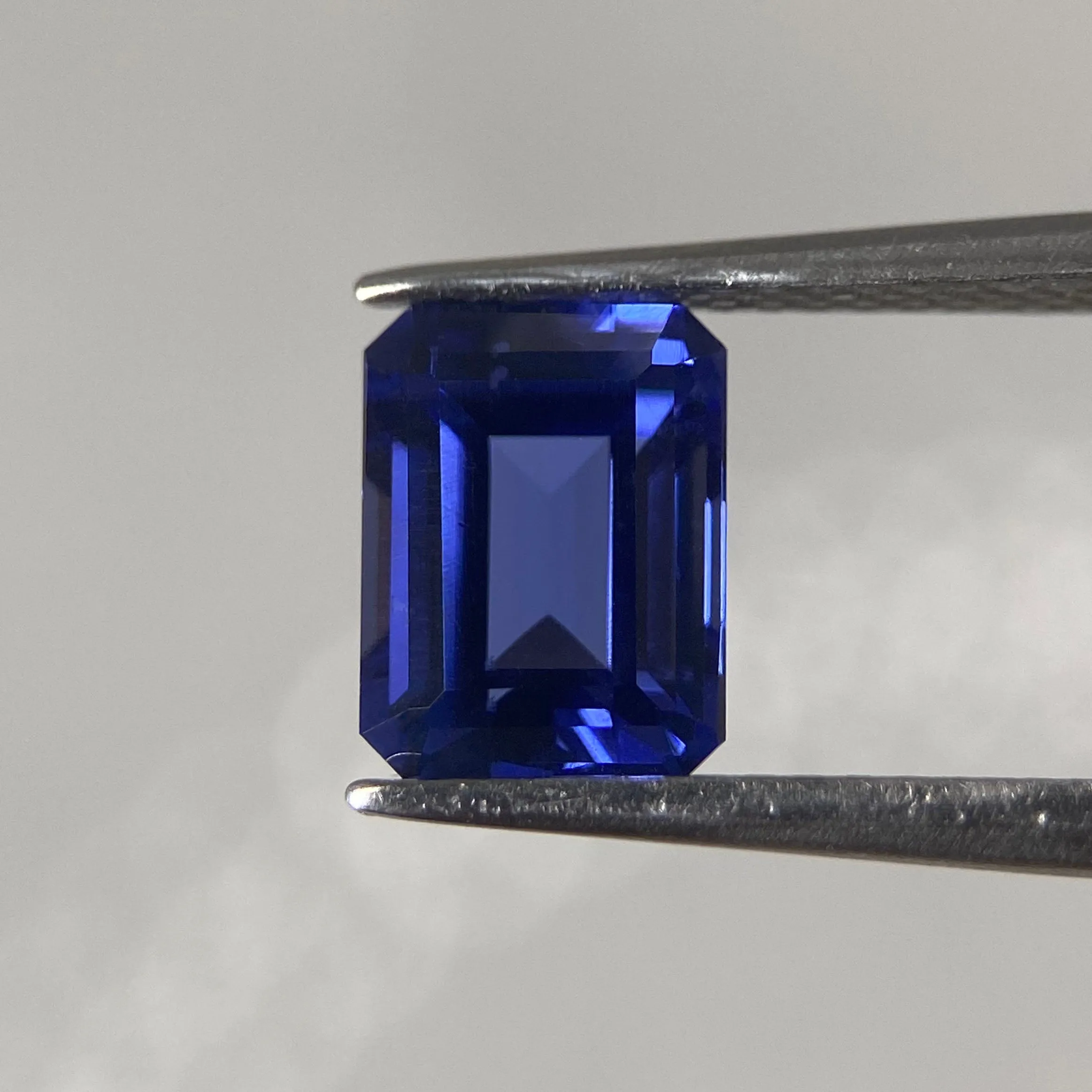 Blue Sapphire | lab created, octagon cut 8x6mm, VS 2.2 ct