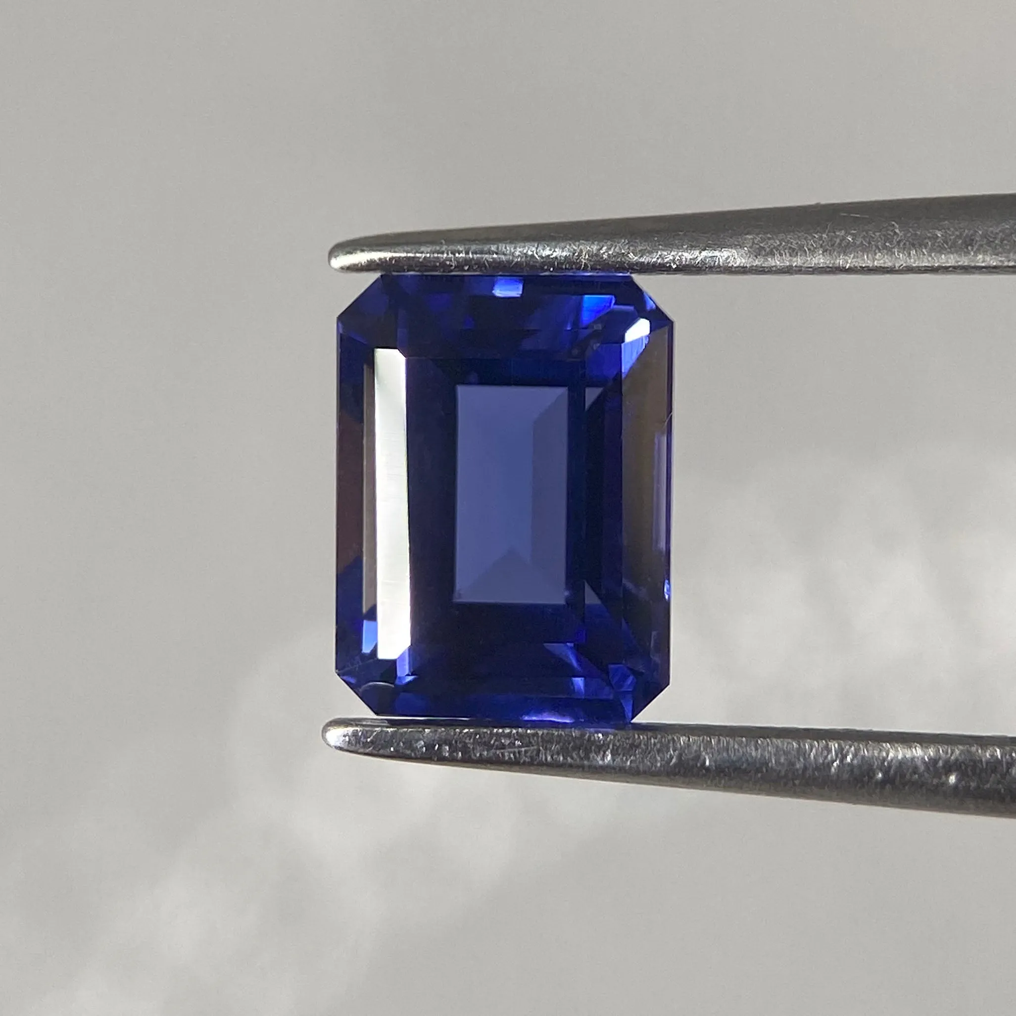 Blue Sapphire | lab created, octagon cut 8x6mm, VS 2.2 ct