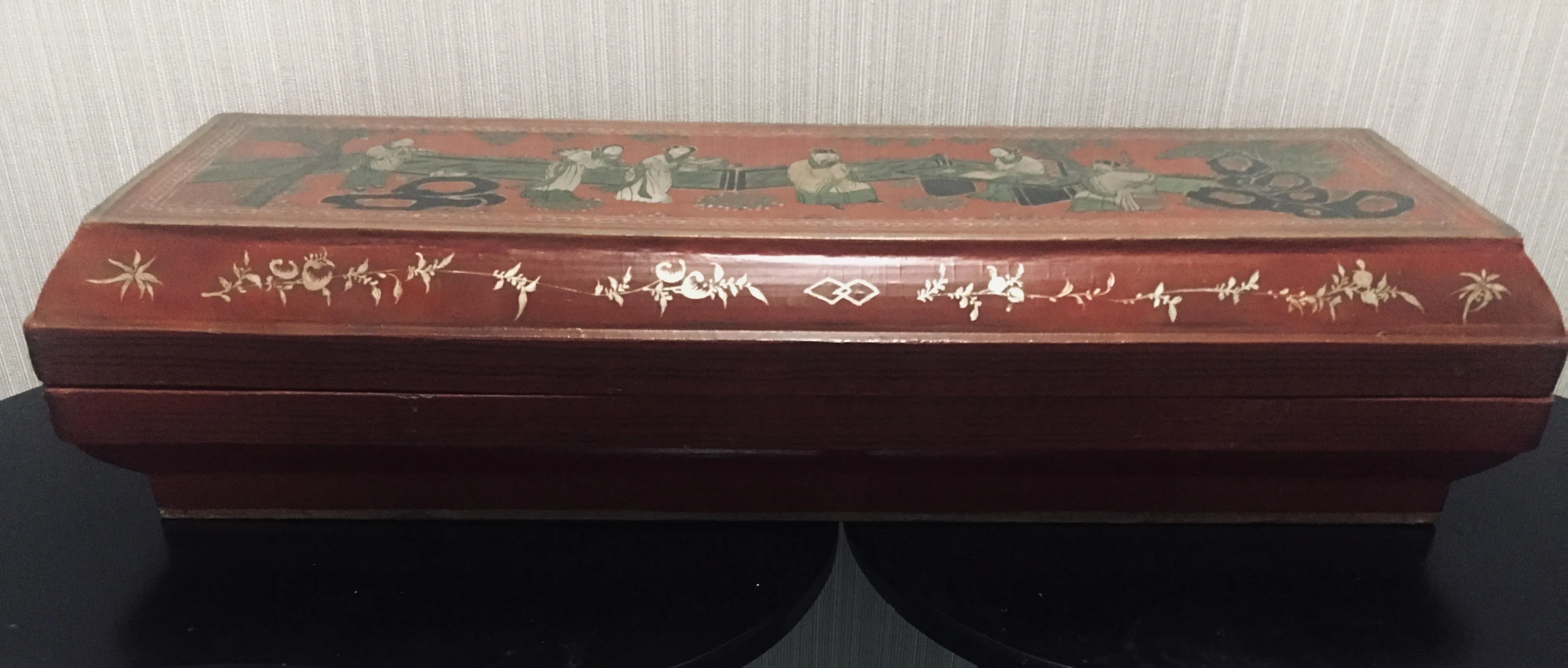 Chinese 18th century Qing Dynasty Scroll Box