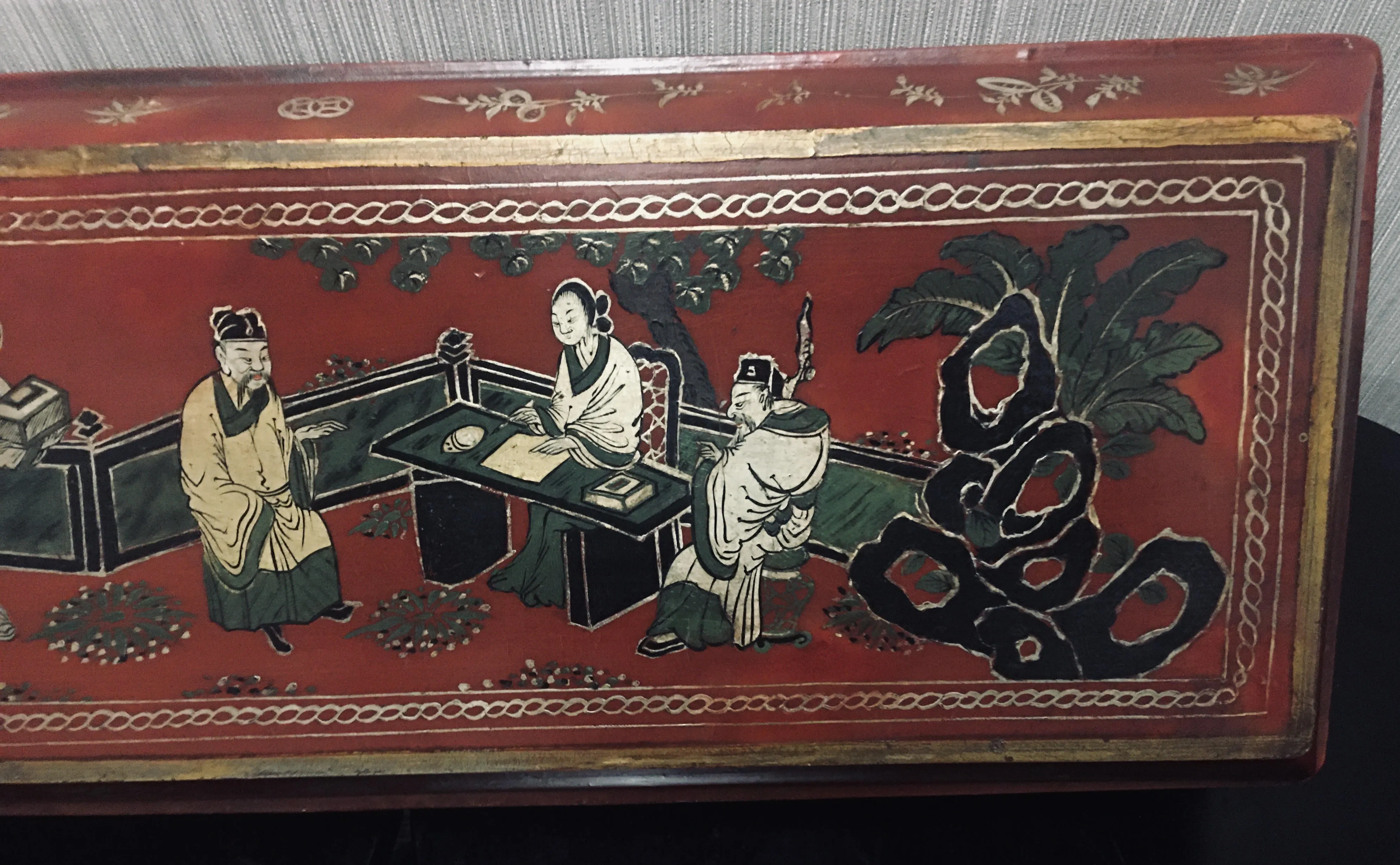 Chinese 18th century Qing Dynasty Scroll Box