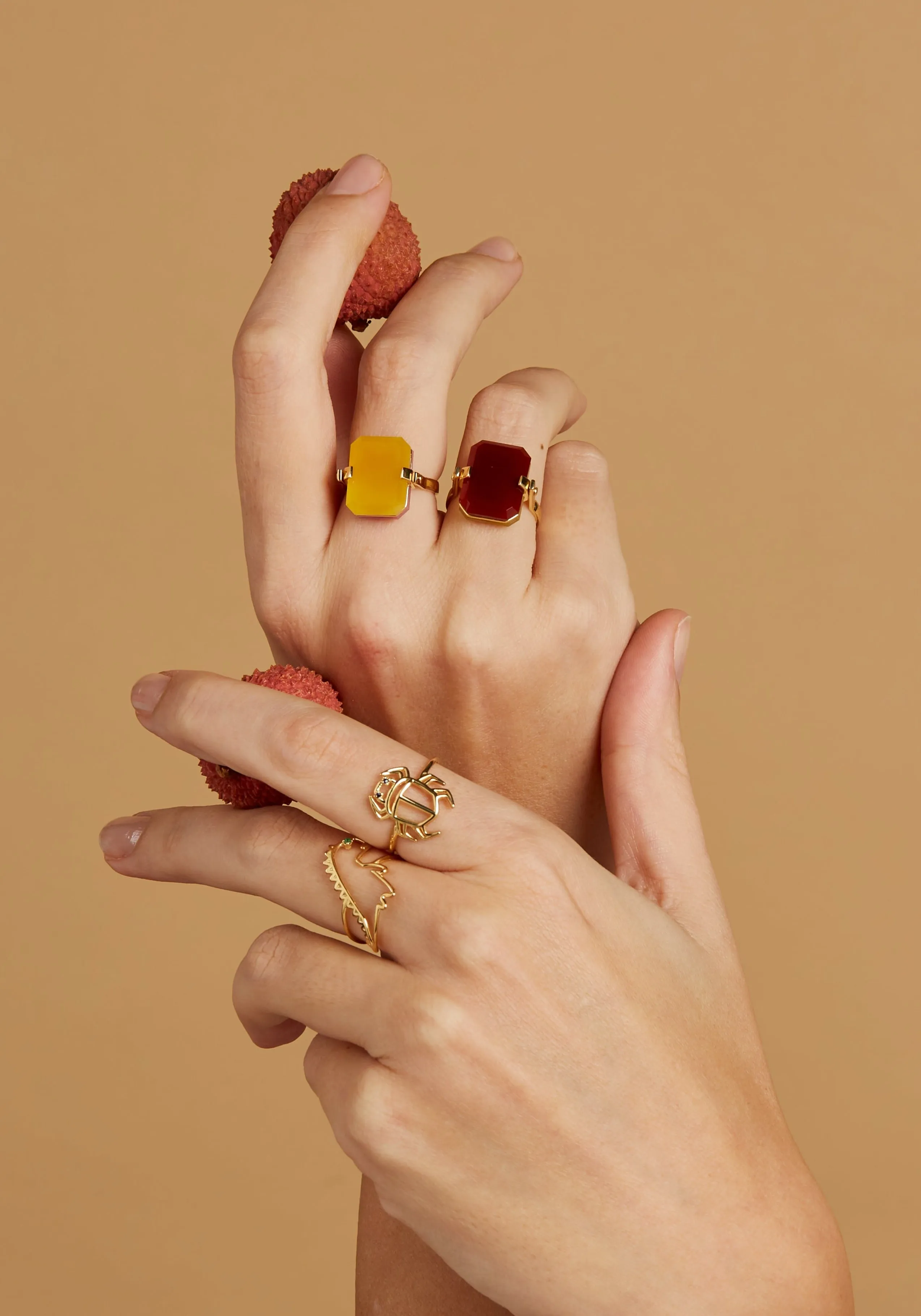 DECO SANDWICH CARNELIAN   YELLOW JADE RING