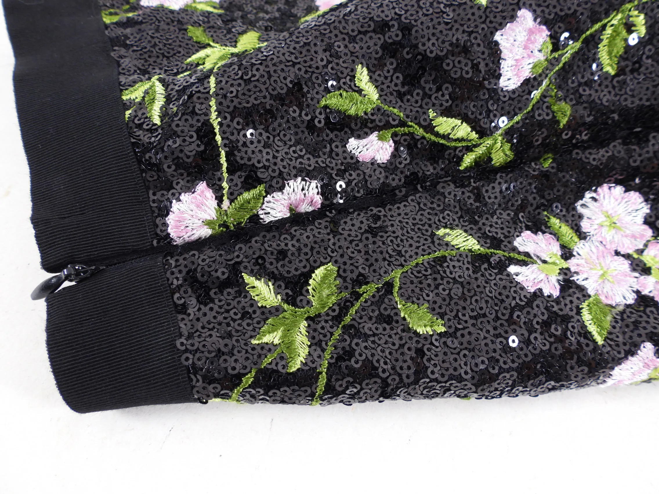 Giambattista Valli Black Sequin Embroidered Floral Pencil Skirt - IT44 / USA 8