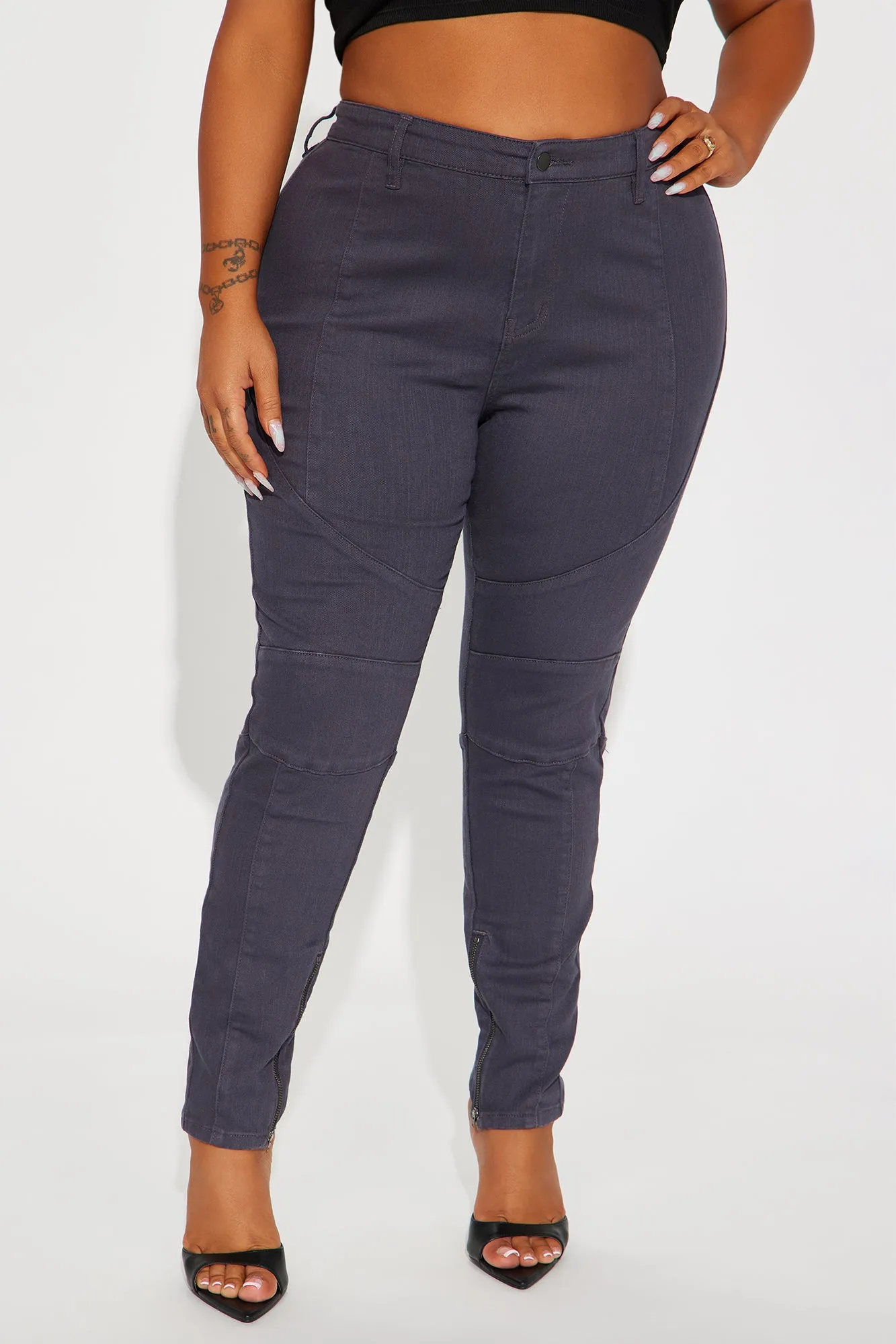 Keeping Score Skinny Pant - Charcoal