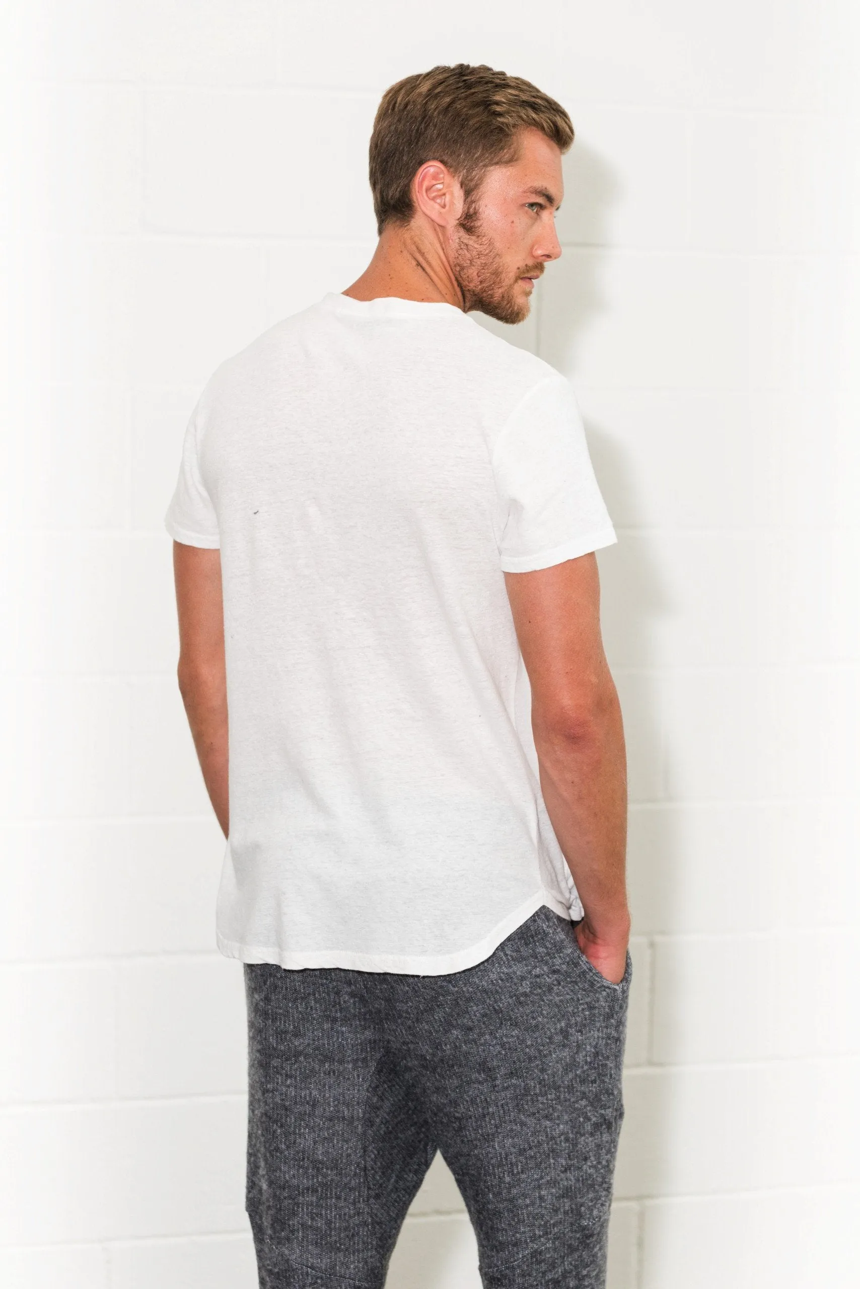 Men's Linen Blend Curved Bottom Crew Neck Tee