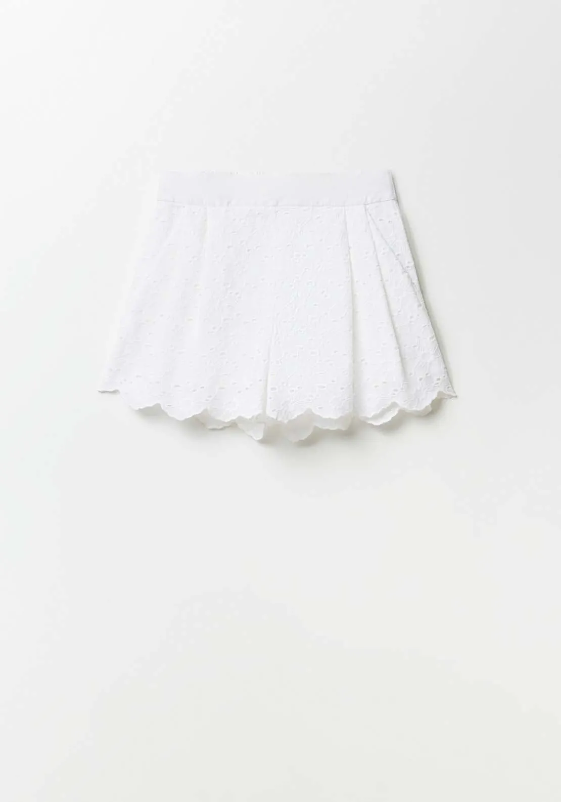 Schiffli Shorts