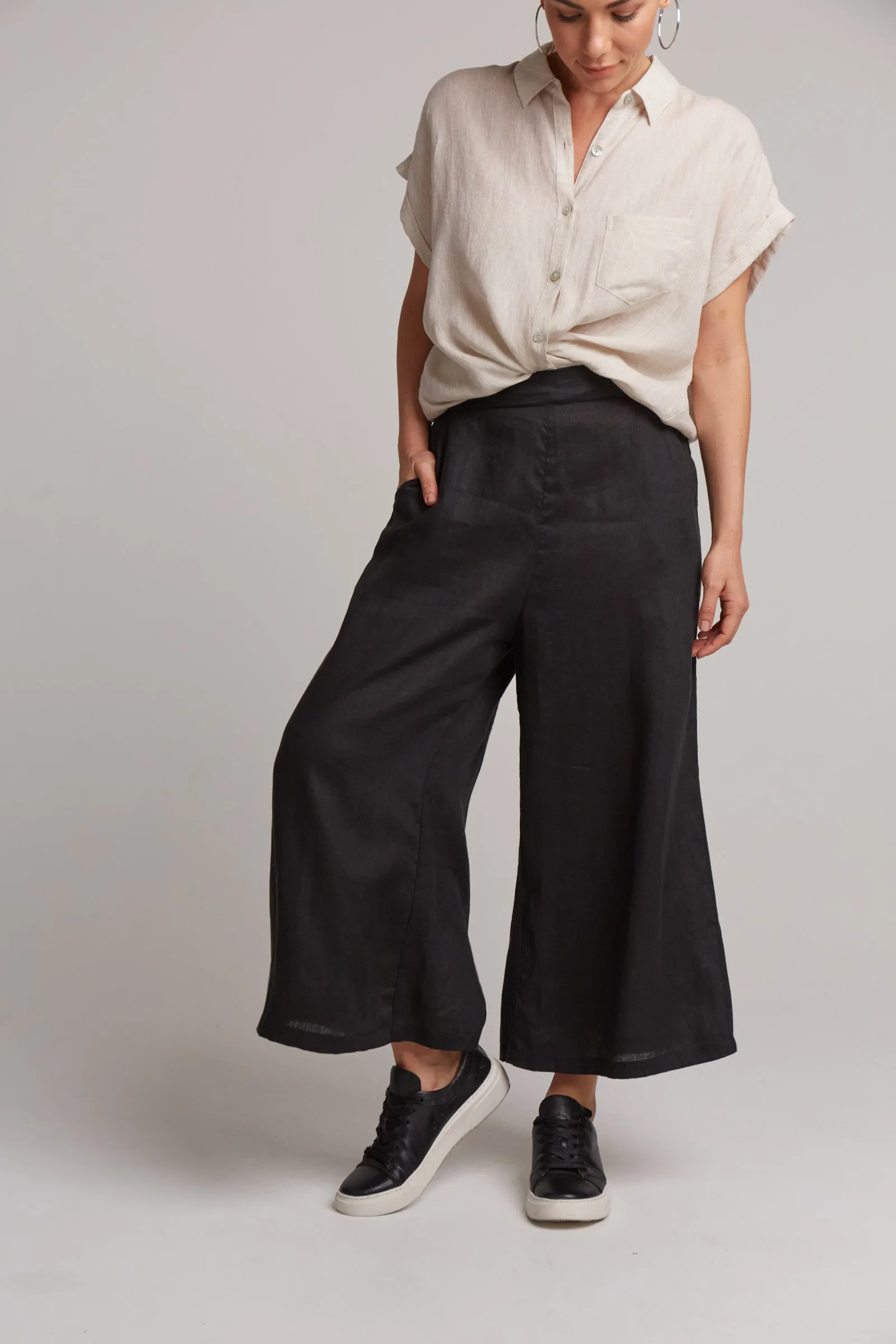 Studio Crop Linen Pant - Black