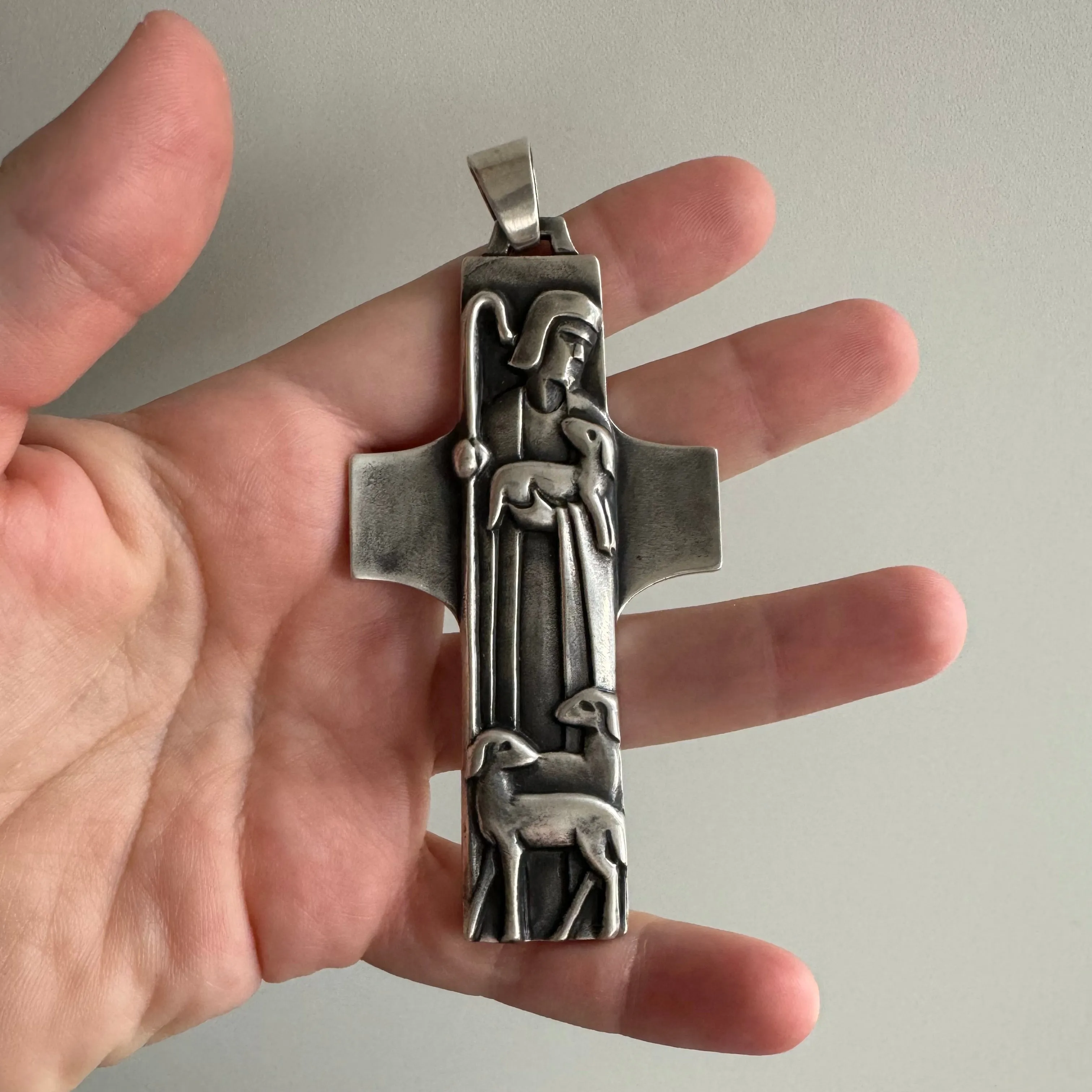 V I N T A G E // very good shephard / James Avery sterling silver very large cross / a pendant