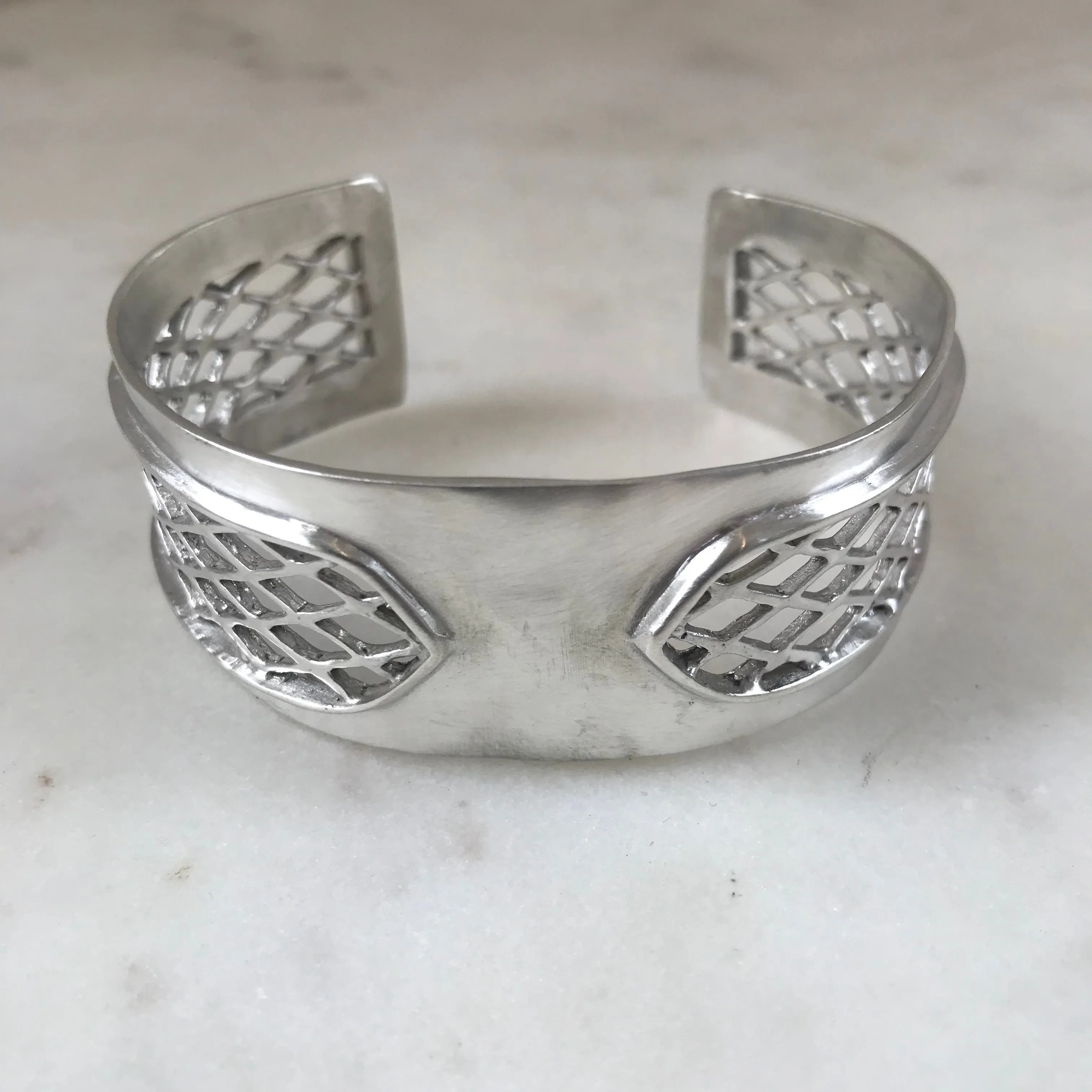 WINDOW CUFF