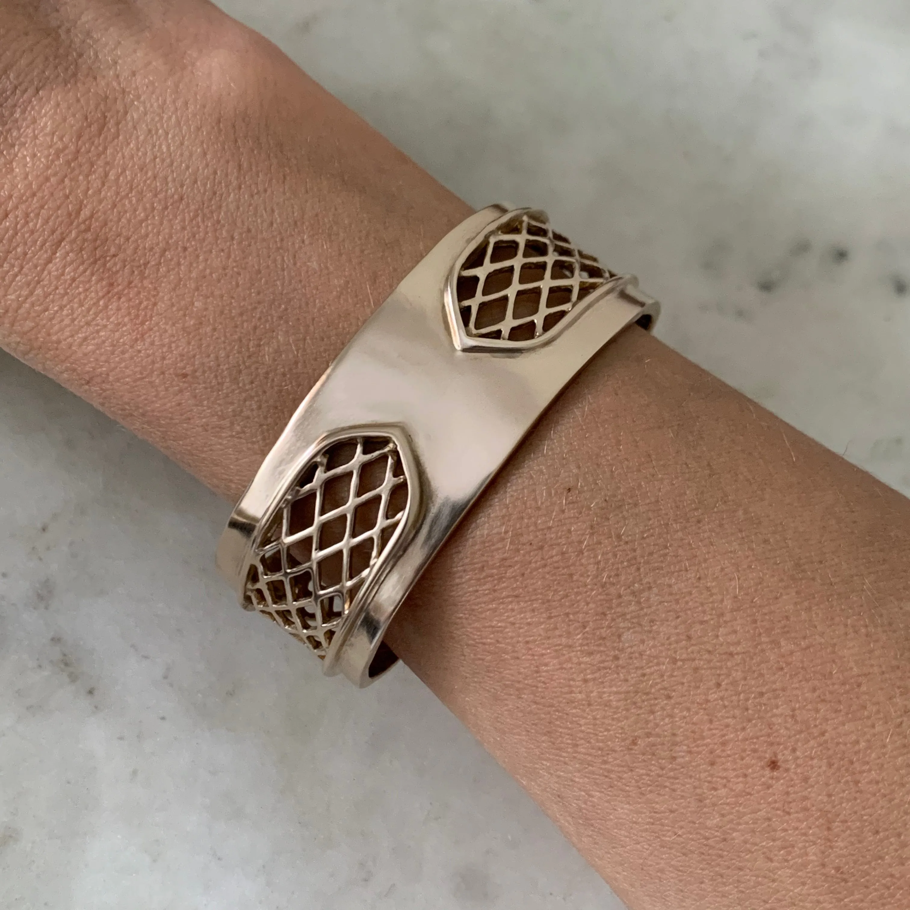 WINDOW CUFF